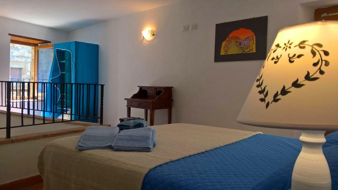 La Loggia Del Capitano - Rione Capisotto Apartman Pitigliano Kültér fotó