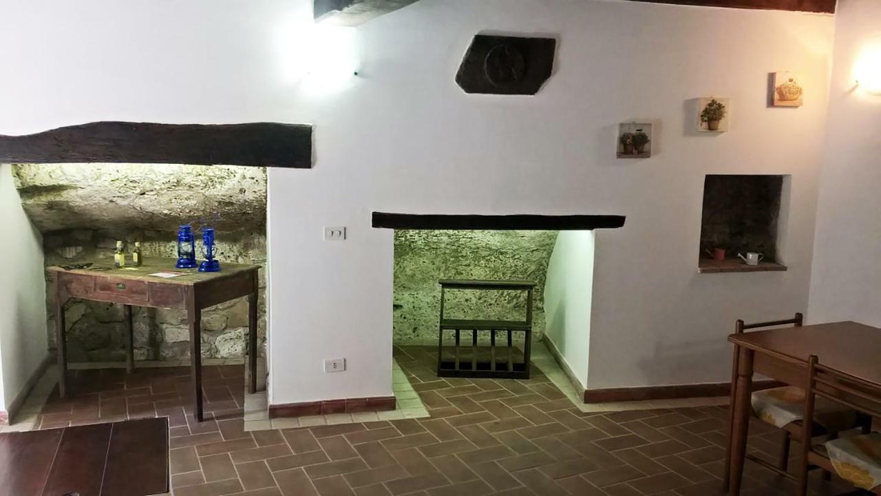 La Loggia Del Capitano - Rione Capisotto Apartman Pitigliano Kültér fotó